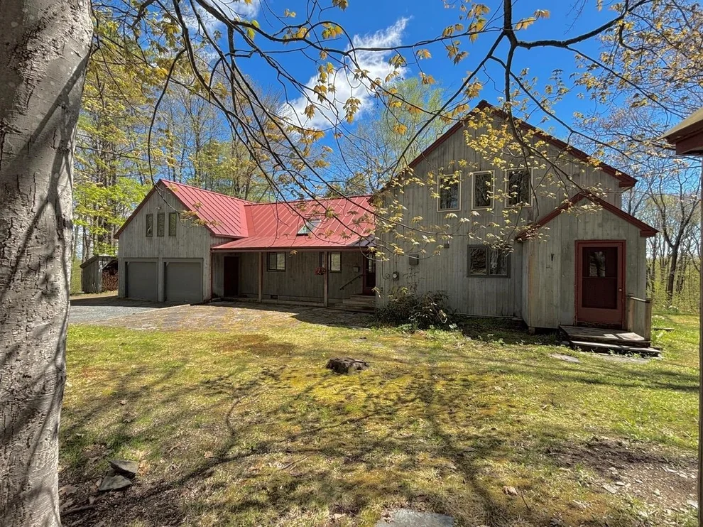 Unit for sale at 559 Parker Hill, Rockingham, VT 05101