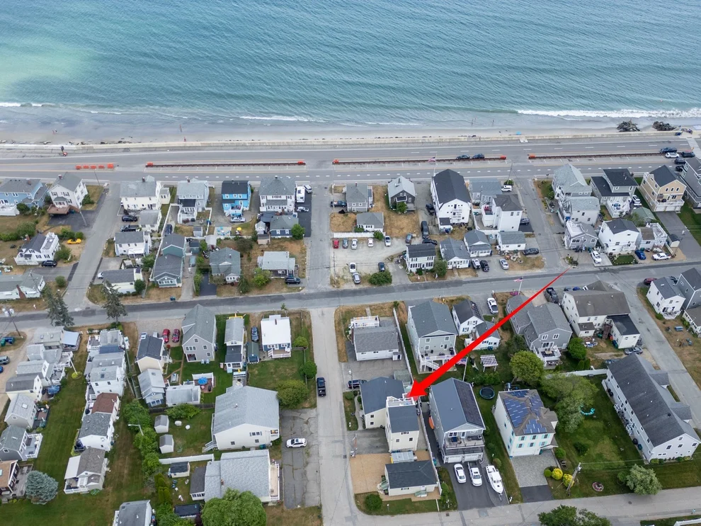 Unit for sale at 7-11 Redman, Hampton, NH 03842