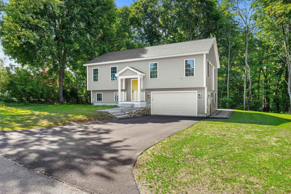 Unit for sale at 15 Bartlett, Epping, NH 03042