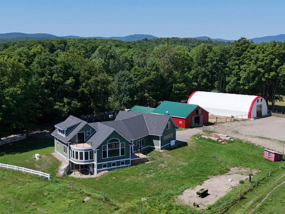 Unit for sale at 627 Old Coach, Lyndon, VT 05851