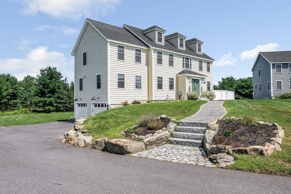 Unit for sale at 124 Thistlewood, Pelham, NH 03076