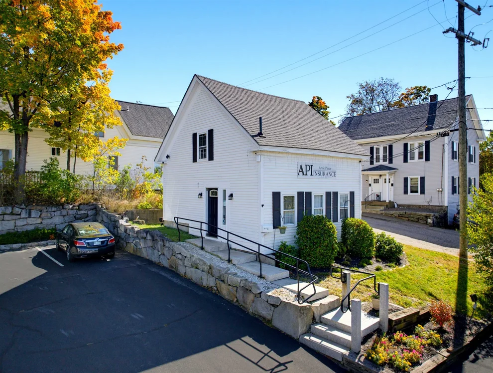 Unit for sale at 873/881 Union, Laconia, NH 03246