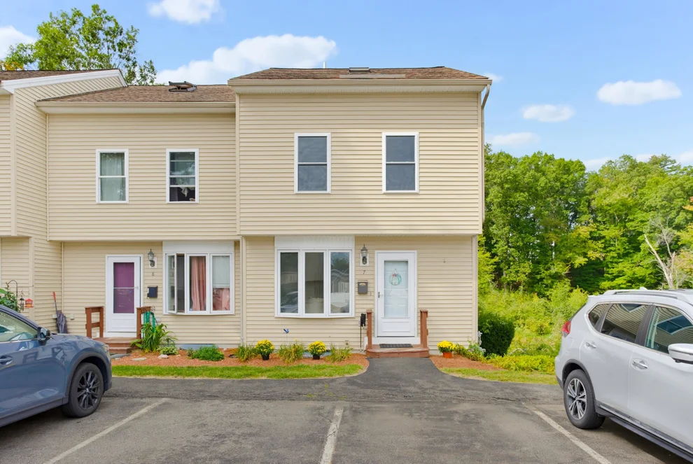 Unit for sale at 95 Harbor, Nashua, NH 03060