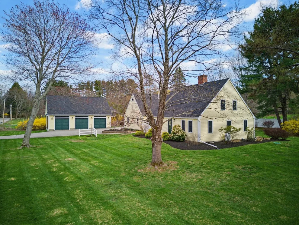 Unit for sale at 6 Fifield, Stratham, NH 03885