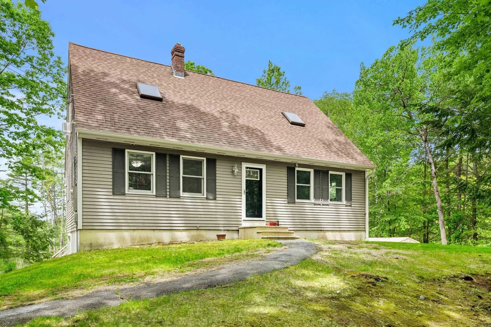 Unit for sale at 9 Pondview, Weare, NH 03281
