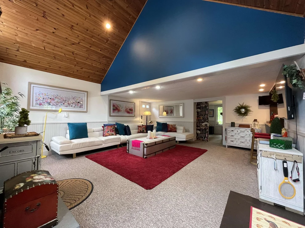 Unit for sale at 4027 Route 100, Wardsboro, VT 05360