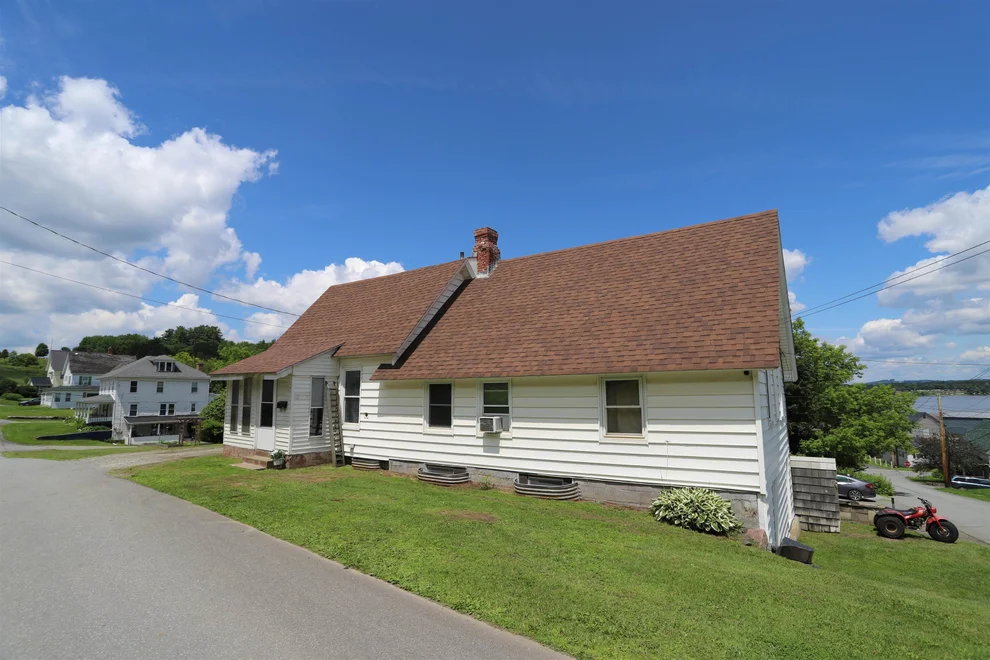 Unit for sale at 94 Orchard, Newport City, VT 05855