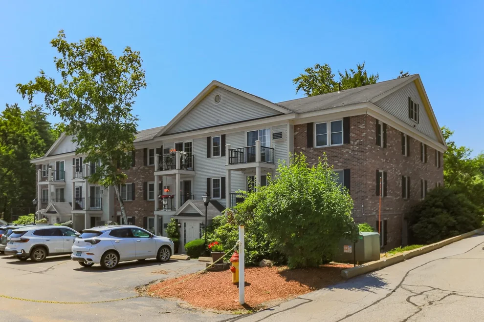 Unit for sale at 6 Northbrook, Manchester, NH 03102