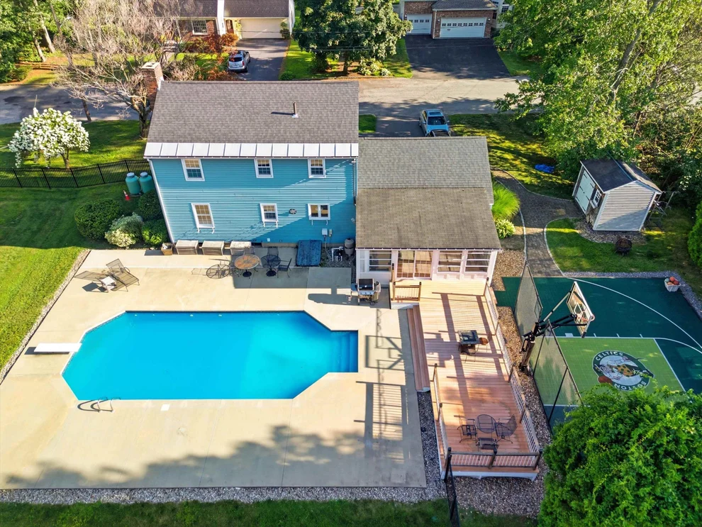Unit for sale at 214 Walnut Hill, Manchester, NH 03104