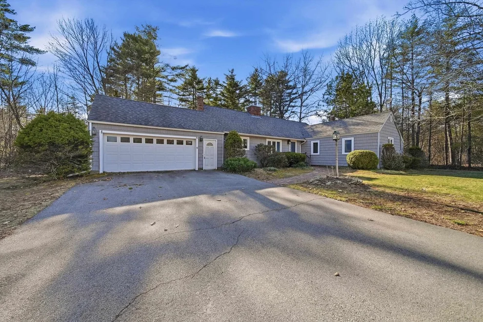 Unit for sale at 6 Mill, Kingston, NH 03848