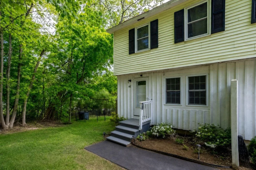 Unit for sale at 67 Tsienneto, Derry, NH 03038