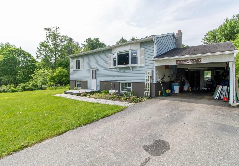 Unit for sale at 115 Scottsdale, Newport City, VT 05855