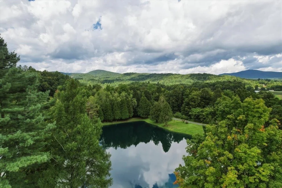 Unit for sale at 435 Lendway, Johnson, VT 05656