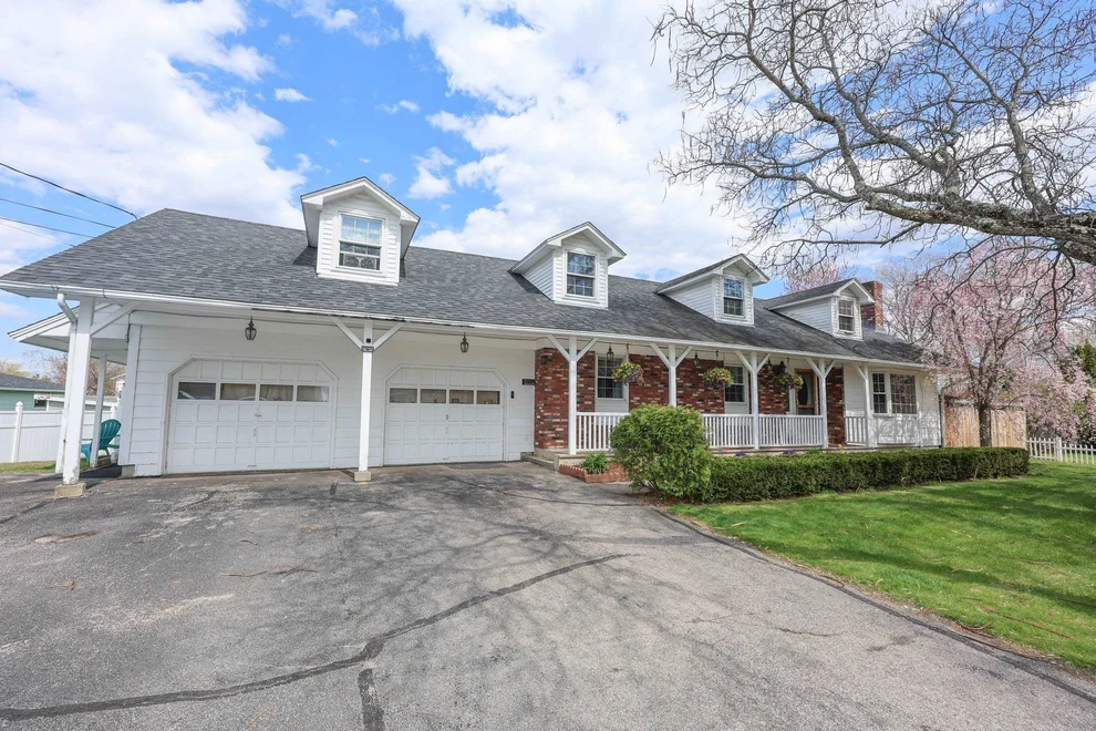 Unit for sale at 815 Goffstown, Manchester, NH 03102