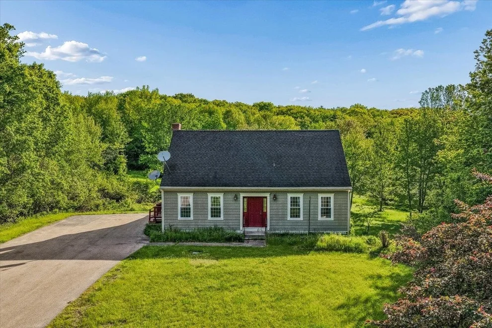 Unit for sale at 23 Hussey Hill, Rochester, NH 03867