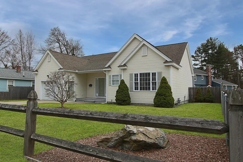 Unit for sale at 186 Kinsley, Nashua, NH 03060