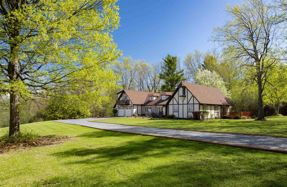 Unit for sale at 20 Patton Woods, Charlotte, VT 05445