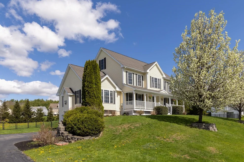 Unit for sale at 15 Victoria, Somersworth, NH 03878
