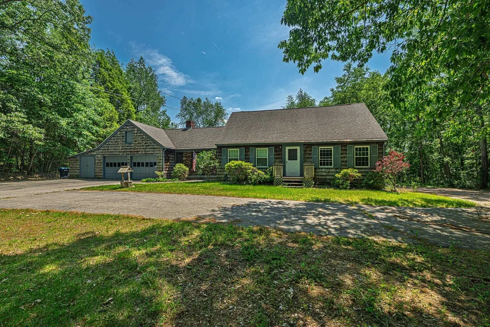 Unit for sale at 7 Squamscott, Stratham, NH 03885