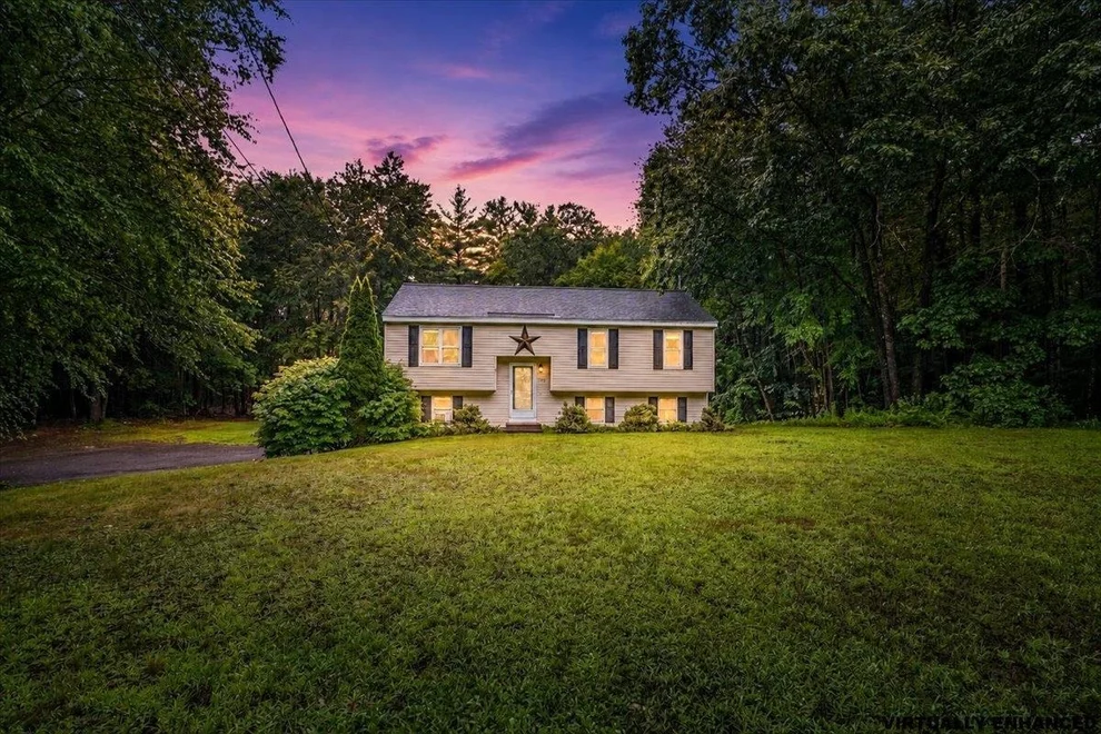 Unit for sale at 329 Whittier, Fremont, NH 03044