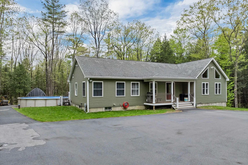 Unit for sale at 29 Reservoir Heights, Plymouth, NH 03264
