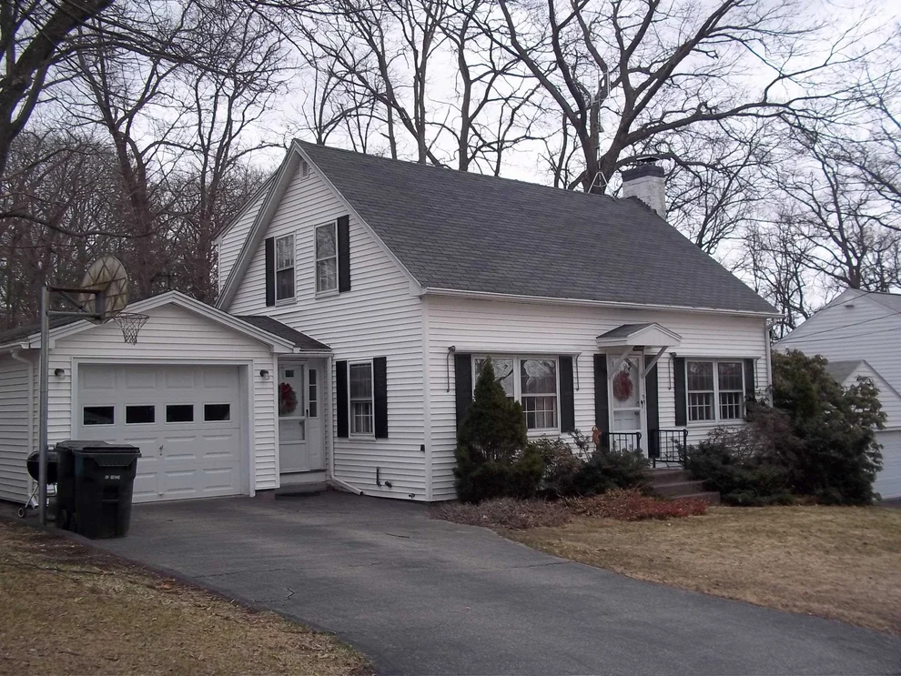 Unit for sale at 33 Lindahl, Manchester, NH 03104