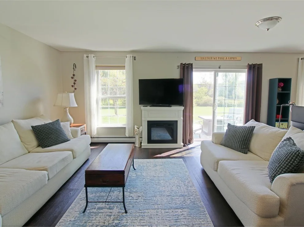 Unit for sale at 207 Farmall, Hinesburg, VT 05461