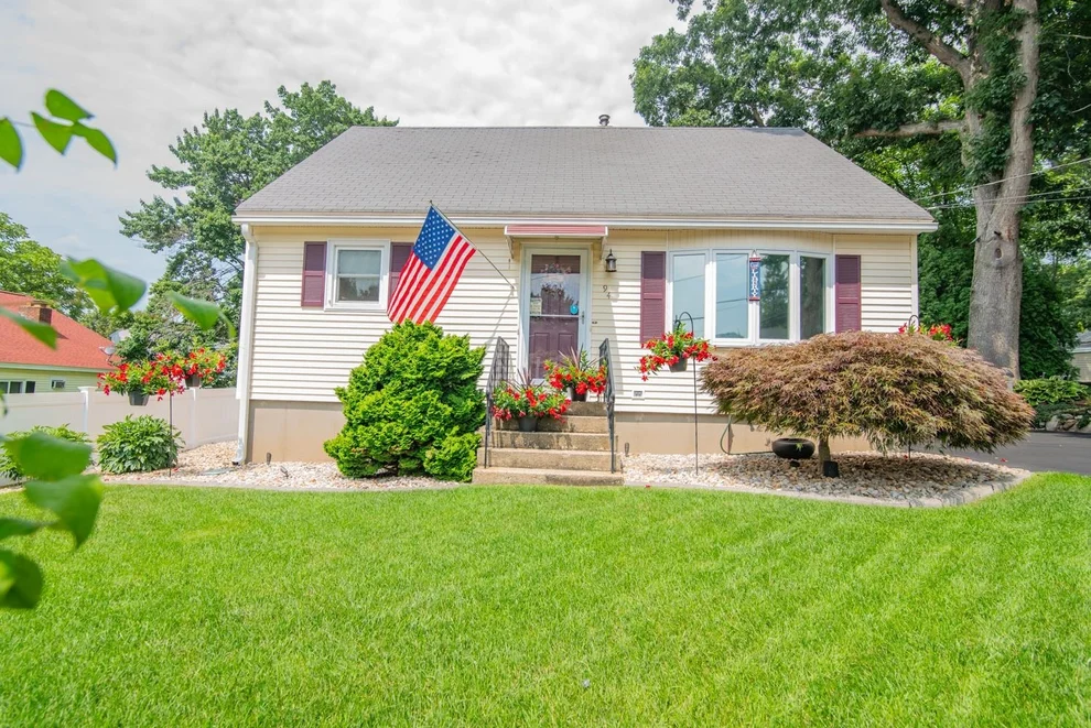 Unit for sale at 94 Blackstone, Manchester, NH 03103