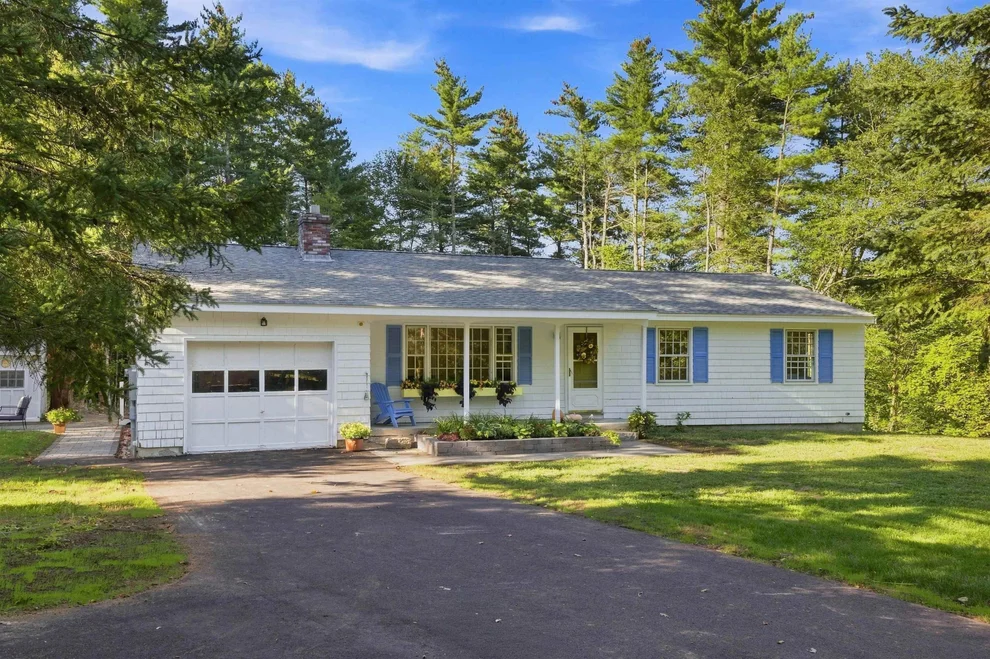Unit for sale at 47 Rowell E, Brentwood, NH 03833