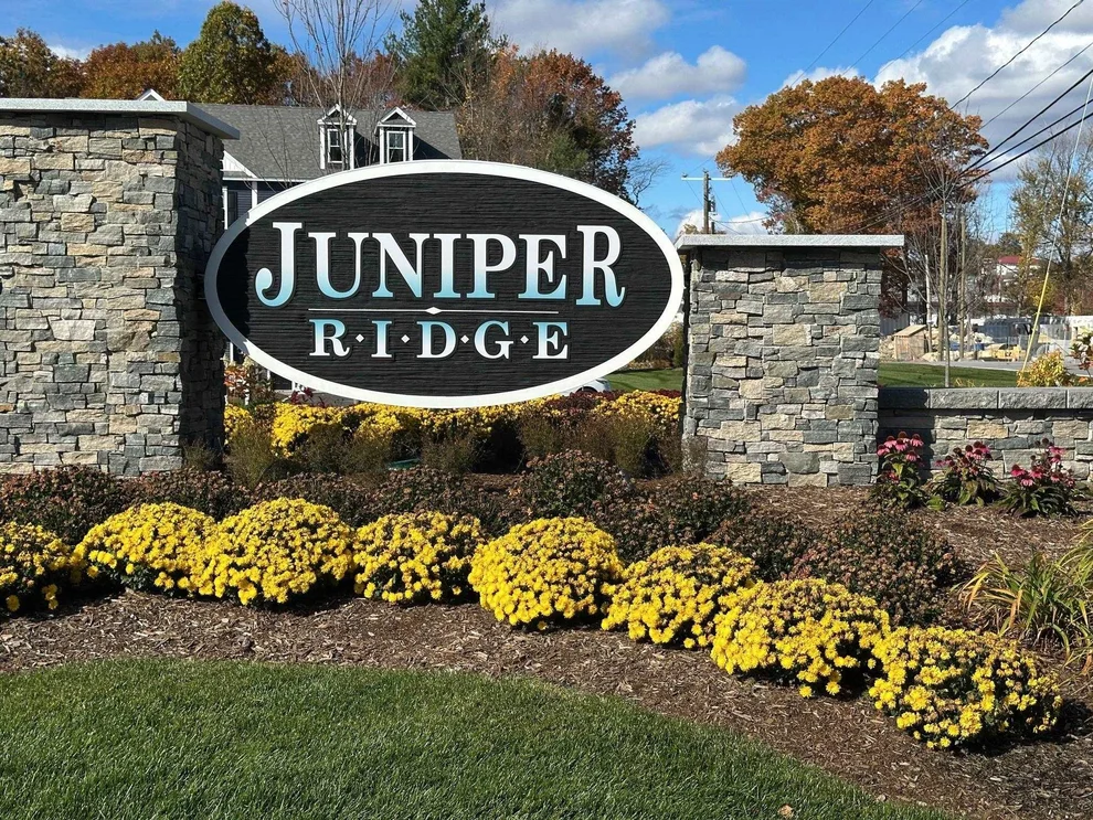 Unit for sale at 24 Elise, Londonderry, NH 03053