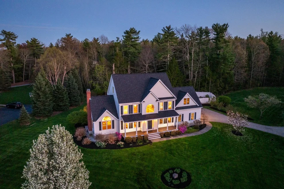 Unit for sale at 8 Lilac, Stratham, NH 03885