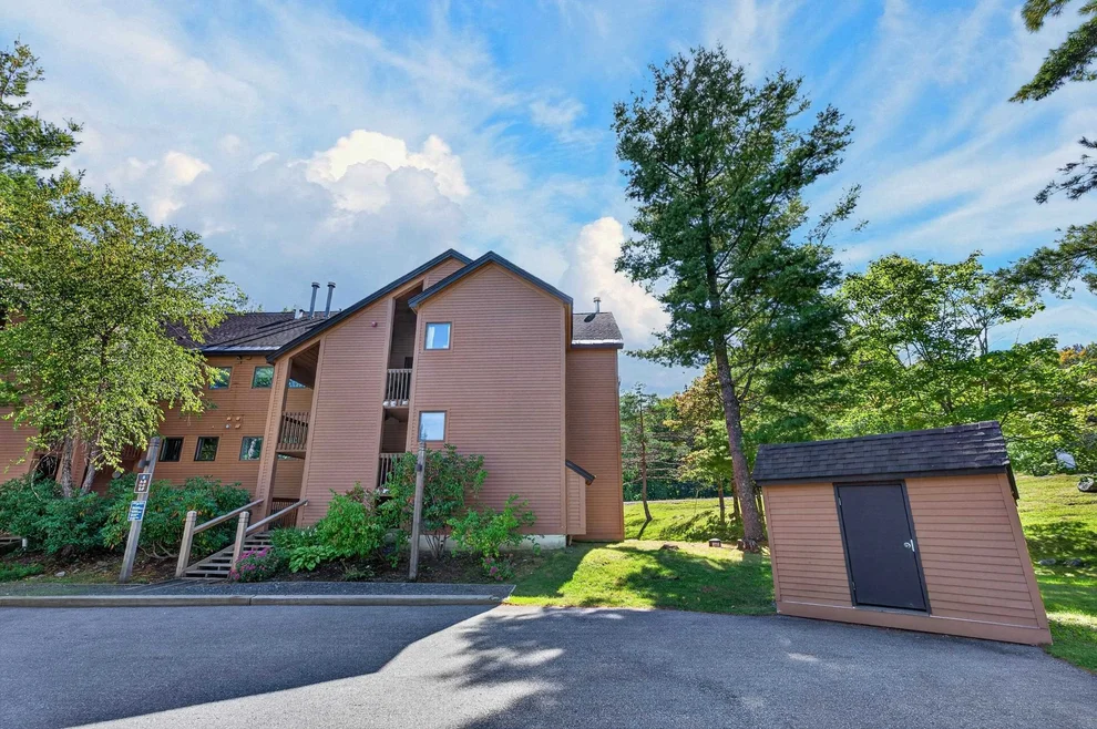 Unit for sale at 8C Deer Creek, Dover, VT 05356