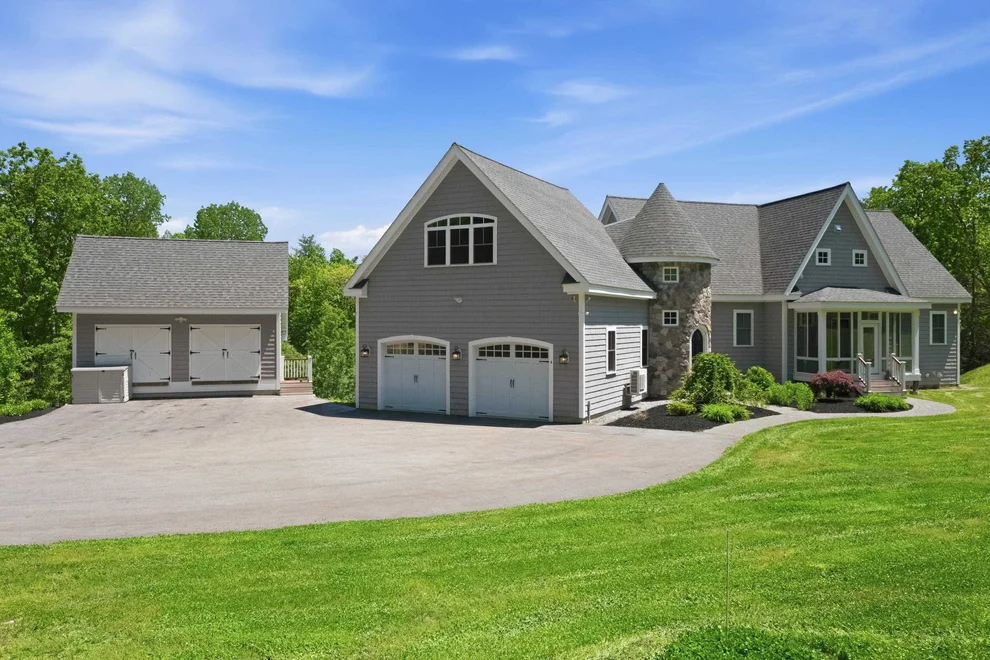 Unit for sale at 4 South Grater, Merrimack, NH 03054