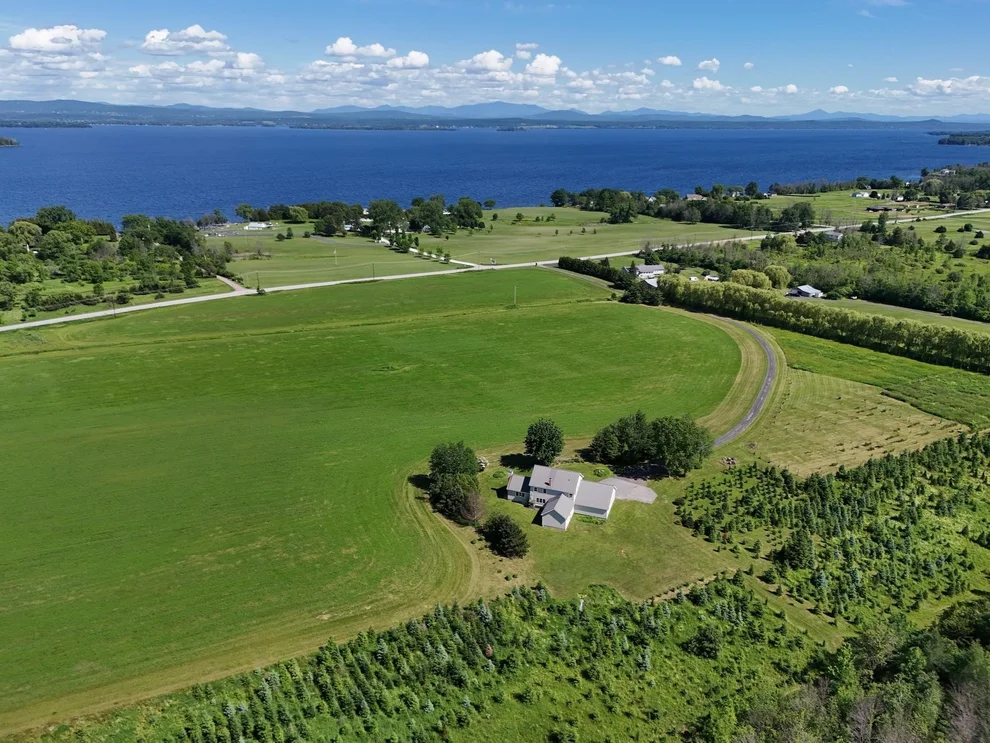 Unit for sale at 2687 US Route 2, North Hero, VT 05474
