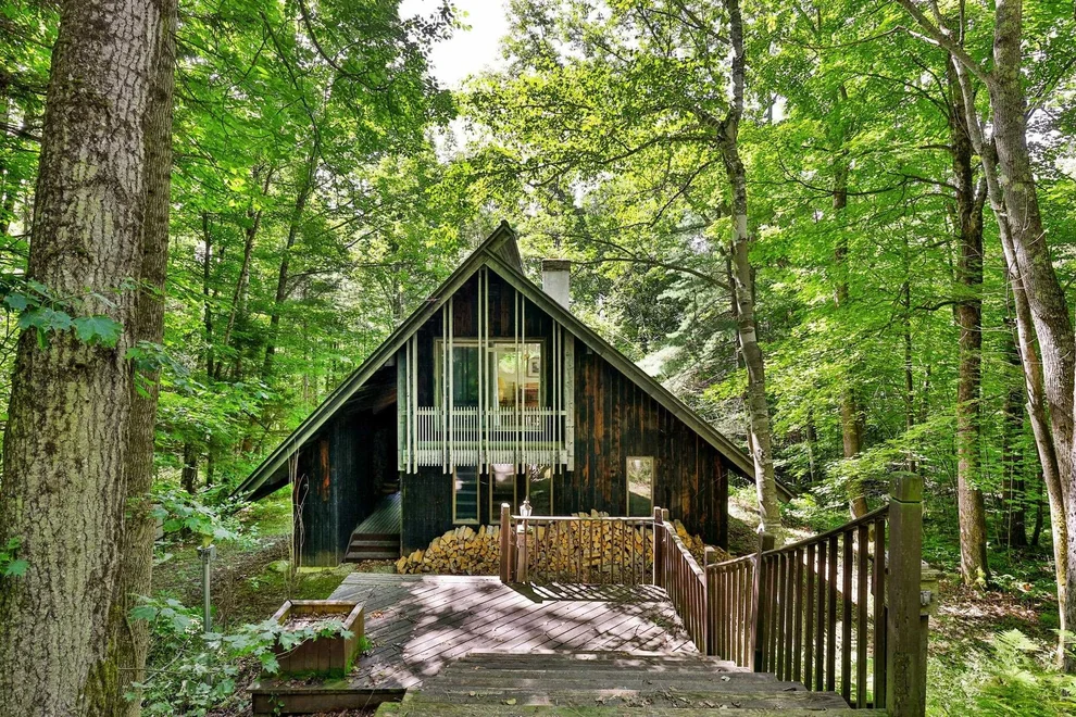 Unit for sale at 212 Falcon Loop East, Rochester, VT 05767