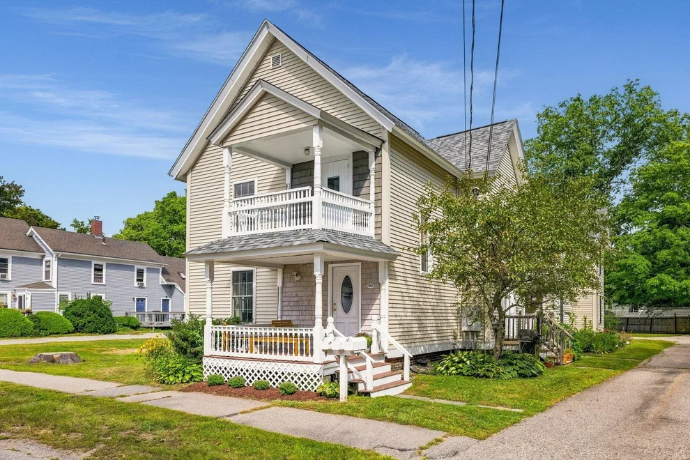 Unit for sale at 37 Washington, Exeter, NH 03833