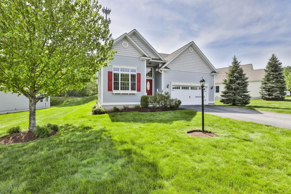 Unit for sale at 9 Black Forest, Londonderry, NH 03053