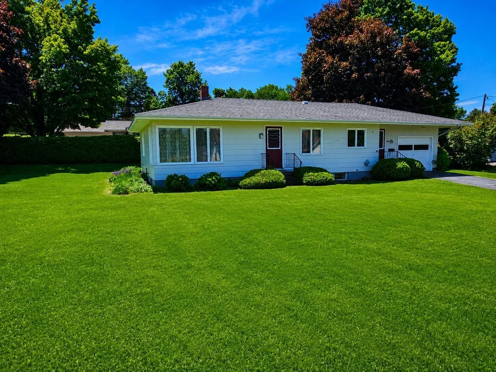 Unit for sale at 184 Sloan, Newport City, VT 05855