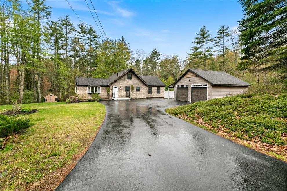 Unit for sale at 149 Pheasant Run, Chester, NH 03036