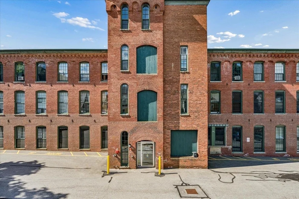 Unit for sale at 100 Main, Pembroke, NH 03275