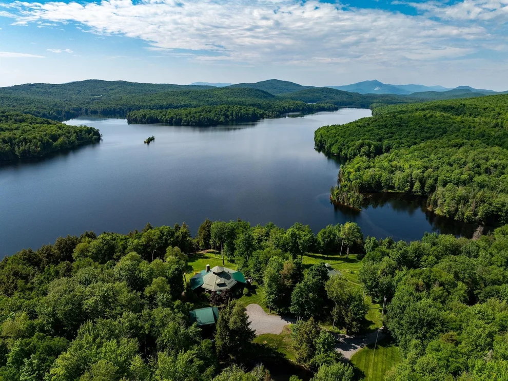 Unit for sale at 404 Patnoe Farm, Hyde Park, VT 05655