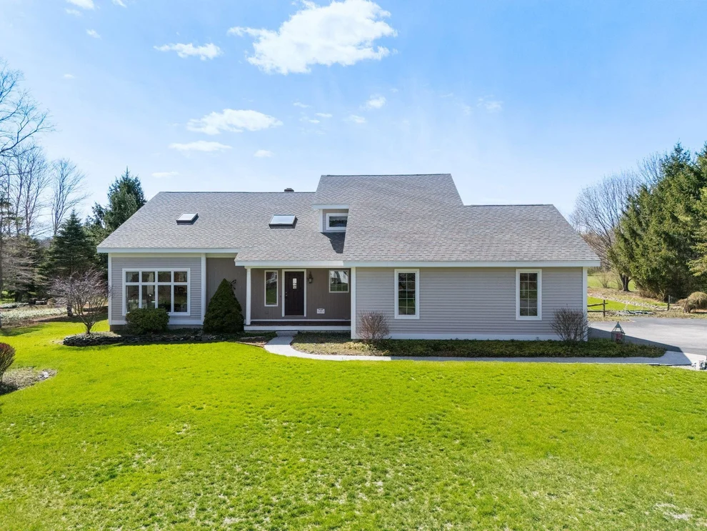 Unit for sale at 11 Captain Parker, Lee, NH 03861