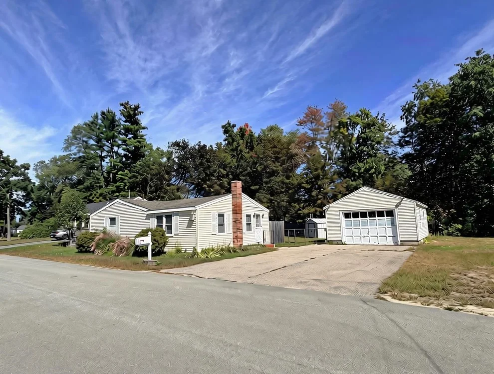 Unit for sale at 6 Ellswick, Somersworth, NH 03878