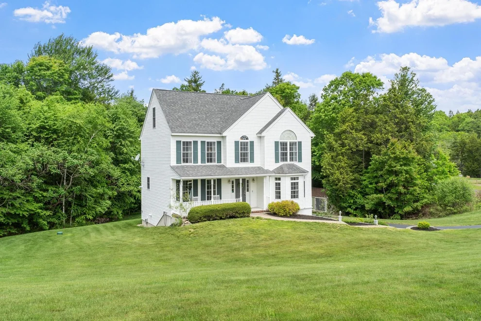 Unit for sale at 8 Jana, Sandown, NH 03873