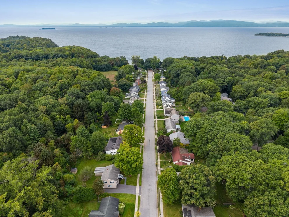 Unit for sale at 106 Killarney, Burlington, VT 05408