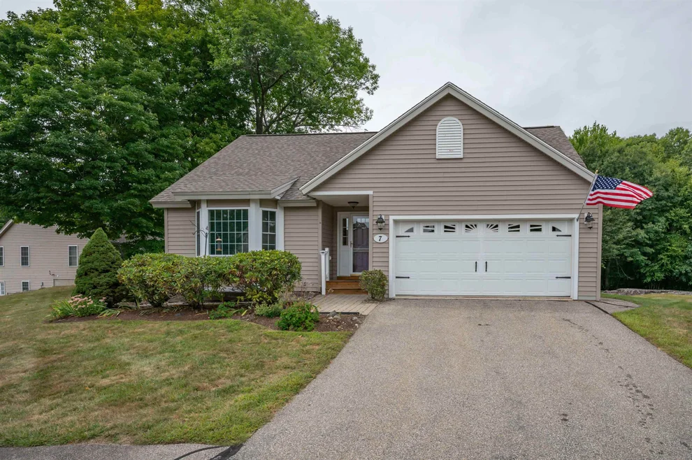 Unit for sale at 7 Country, East Kingston, NH 03827