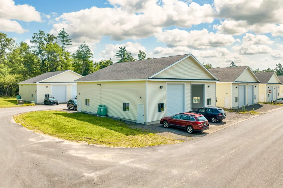 Unit for sale at 129 Isinglass, Barrington, NH 03825