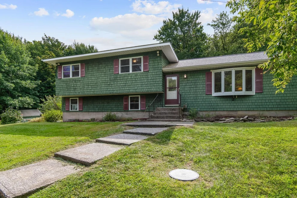 Unit for sale at 1402 French Hill, St. Albans Town, VT 05478