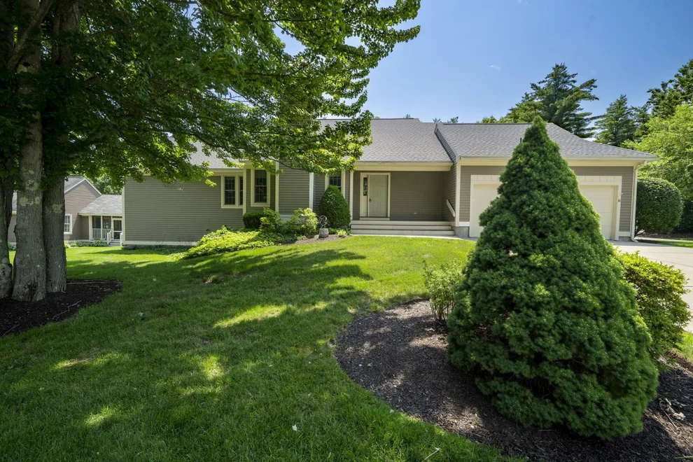 Unit for sale at 16 Spyglass point, Bedford, NH 03110