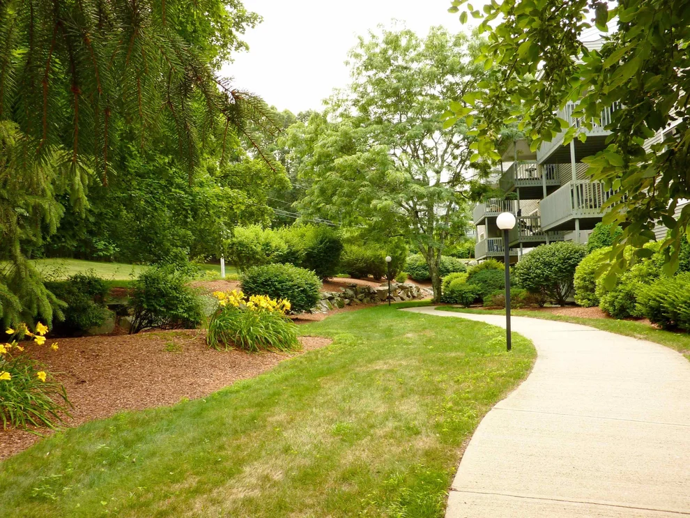 Unit for sale at 47 Dogwood, Nashua, NH 03062